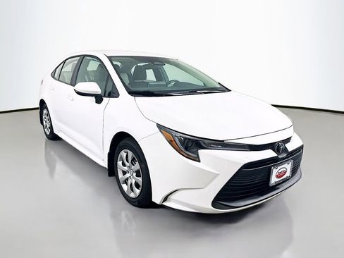 Certified 2026 Toyota Corolla LE FWD image 3