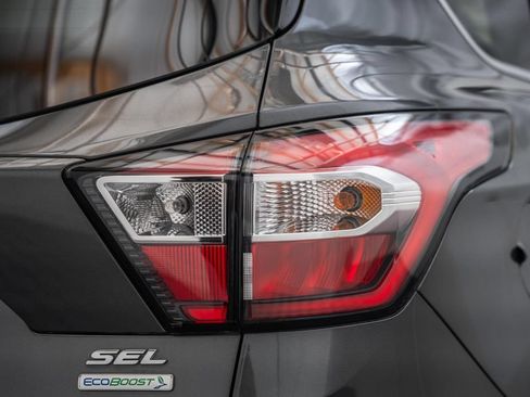 Used 2018 Ford Escape SEL FWD image 8