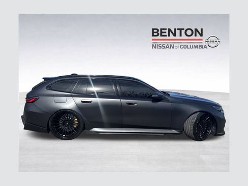 Used 2025 BMW M5 Touring image 1