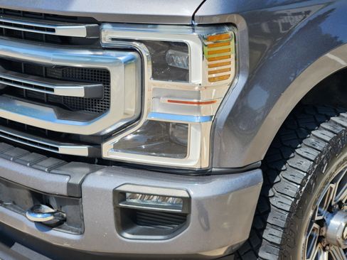 Used 2022 Ford F250 Platinum w/ FX4 Off-Road Package AWD/4WD image 37