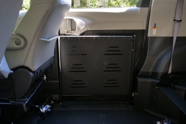 Used 2024 Toyota Sienna XLE w/ XLE Plus Package FWD image 15