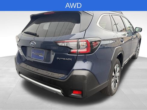 Used 2025 Subaru Outback Limited AWD/4WD image 3
