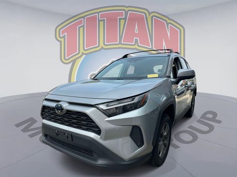 Used 2022 Toyota RAV4 XLE w/ Convenience Package AWD/4WD image 4