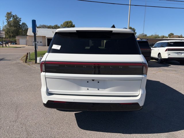 New 2025 Lincoln Navigator Reserve w/ Jet Appearance Package AWD/4WD image 5
