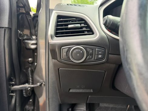 Used 2019 Ford Edge SEL w/ Equipment Group 201A AWD/4WD image 19