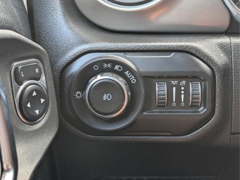 Used 2021 Jeep Wrangler Unlimited Sport AWD/4WD image 23