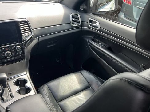 Used 2021 Jeep Grand Cherokee Limited w/ Sun & Sound Group AWD/4WD image 18