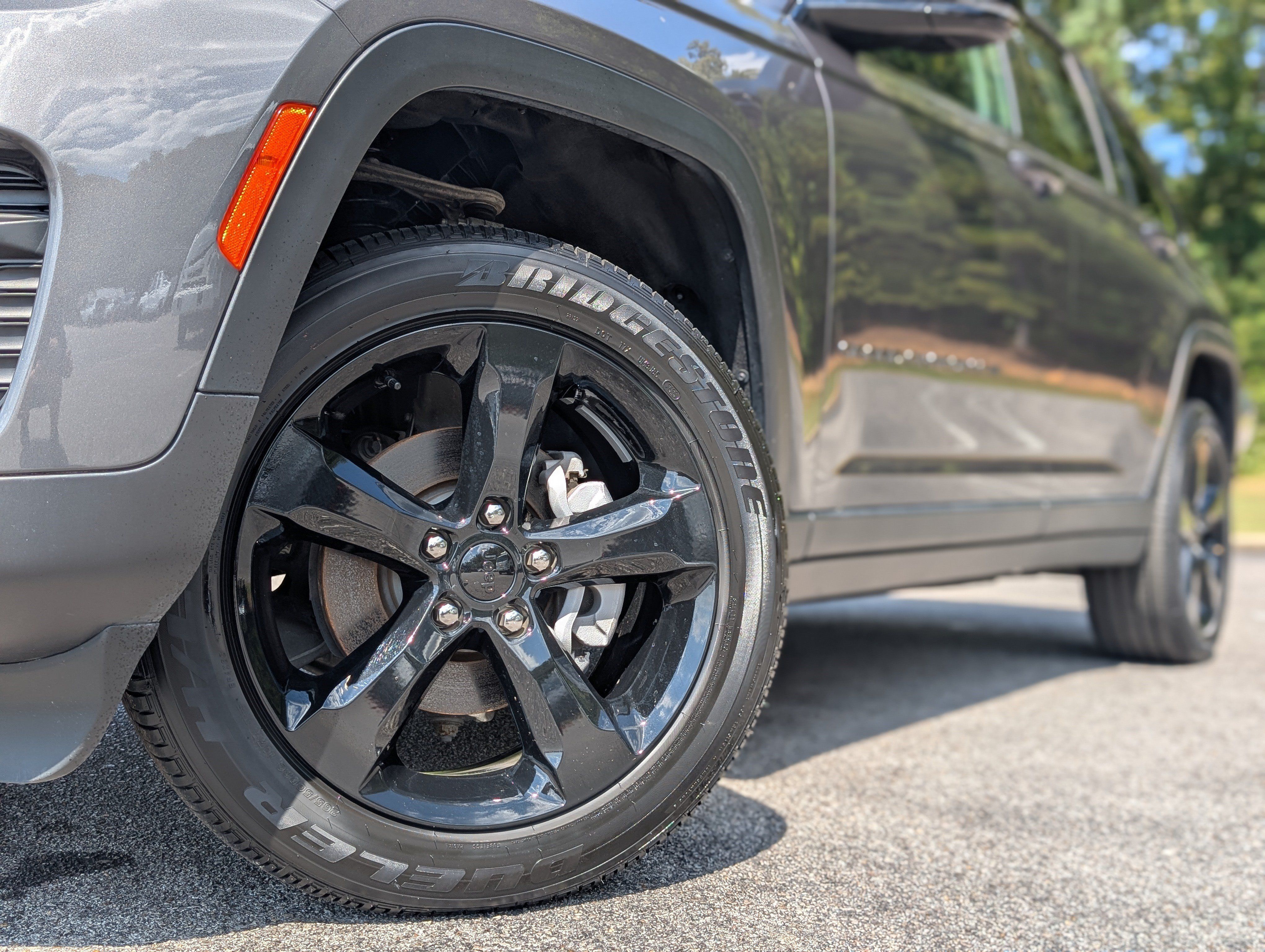 Used 2024 Jeep Grand Cherokee Altitude RWD image 33