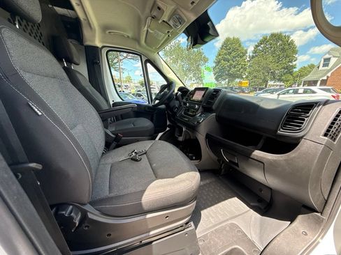 Used 2025 RAM ProMaster 2500 w/ U-Haul Equipment Group FWD image 11