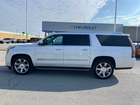 Used 2019 Cadillac Escalade ESV Luxury AWD/4WD image 6