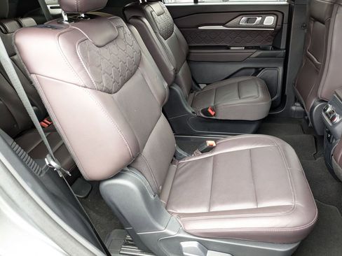 Used 2025 Ford Explorer Platinum w/ LUX Leather Package image 30