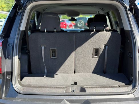 Certified 2022 GMC Acadia SLE w/ Driver Convenience Package image 13