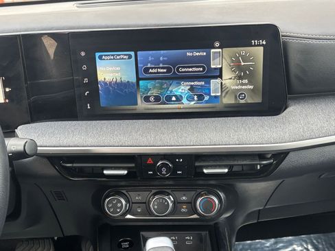 Used 2025 Nissan Kicks SV image 18