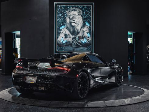 Used 2024 McLaren 750S Spider RWD image 6