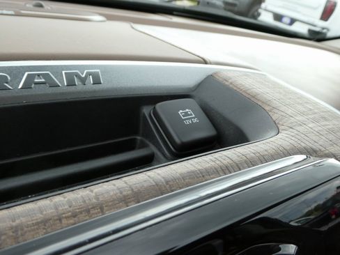 Used 2022 RAM 1500 Limited image 20