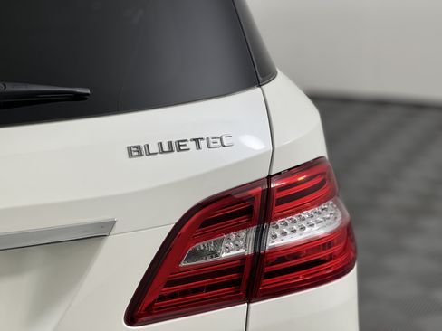 Used 2014 Mercedes-Benz ML 350 BlueTEC 4MATIC image 12