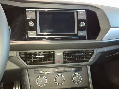 Used 2024 Volkswagen Jetta Sport image 13