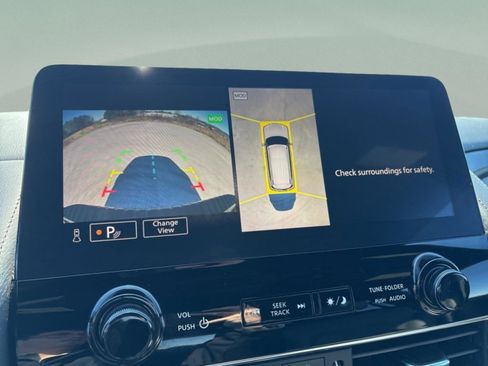 Used 2022 Nissan Armada SL w/ Midnight Edition Package image 17