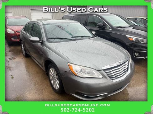 Used 2011 Chrysler 200 Touring image 1