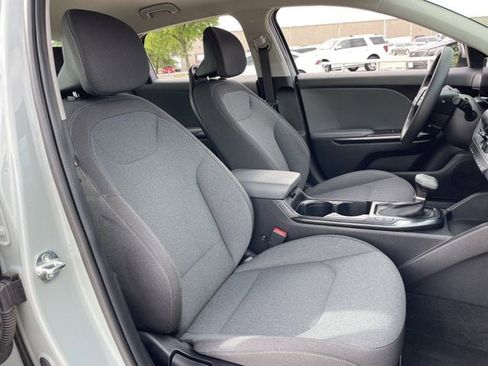 Used 2025 Kia K4 LXS image 25