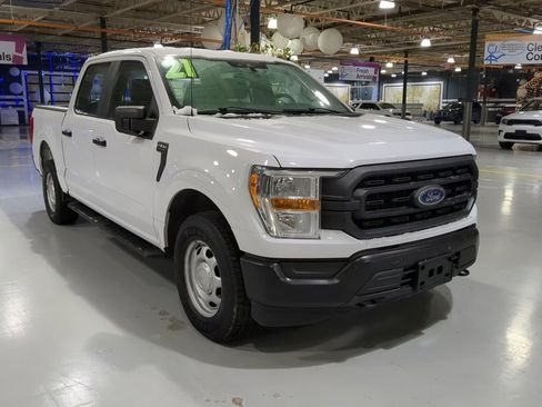 Used 2021 Ford F150 XL w/ Trailer Tow Package image 4