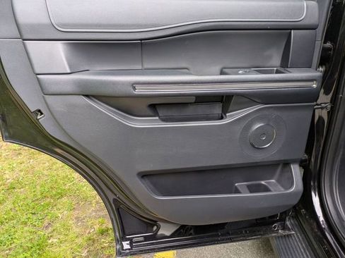 Used 2022 Ford Expedition XLT AWD/4WD image 25