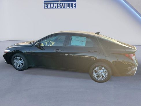 New 2026 Hyundai Elantra SE FWD image 8