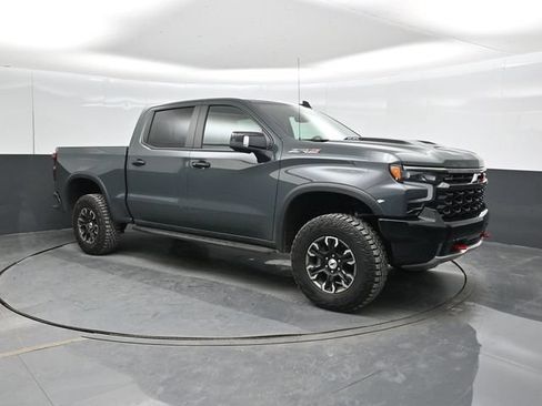 Used 2025 Chevrolet Silverado 1500 ZR2 w/ Technology Package AWD/4WD image 6