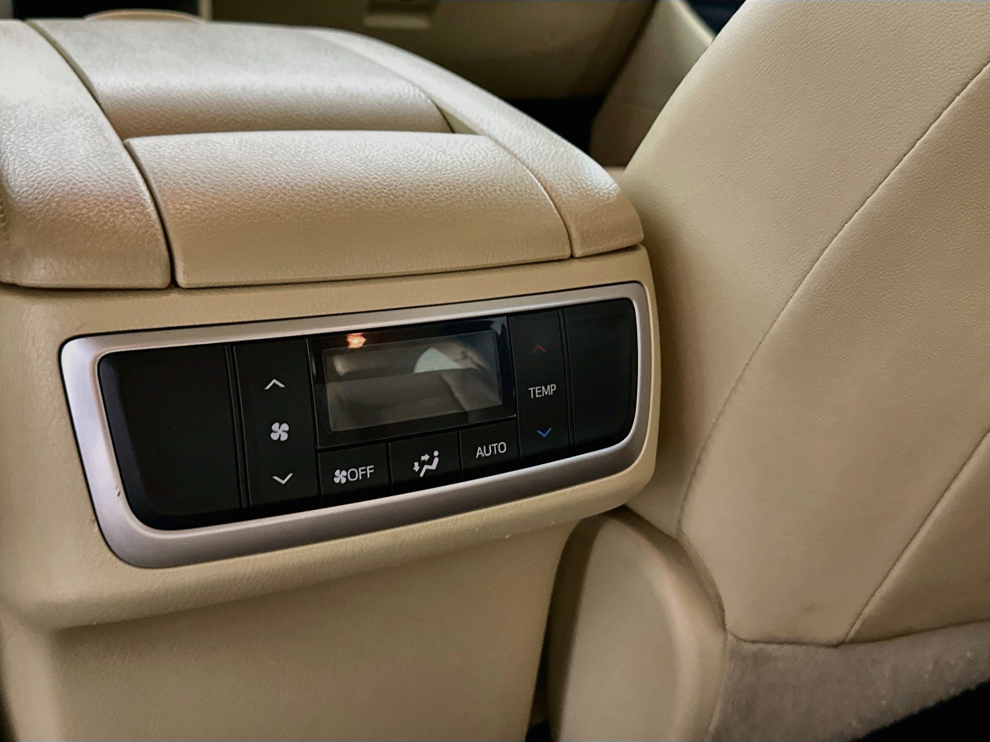 Used 2019 Toyota Highlander Limited AWD/4WD image 29