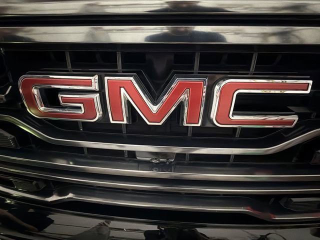 Used 2024 GMC Sierra 1500 AT4 w/ Technology Package AWD/4WD image 2