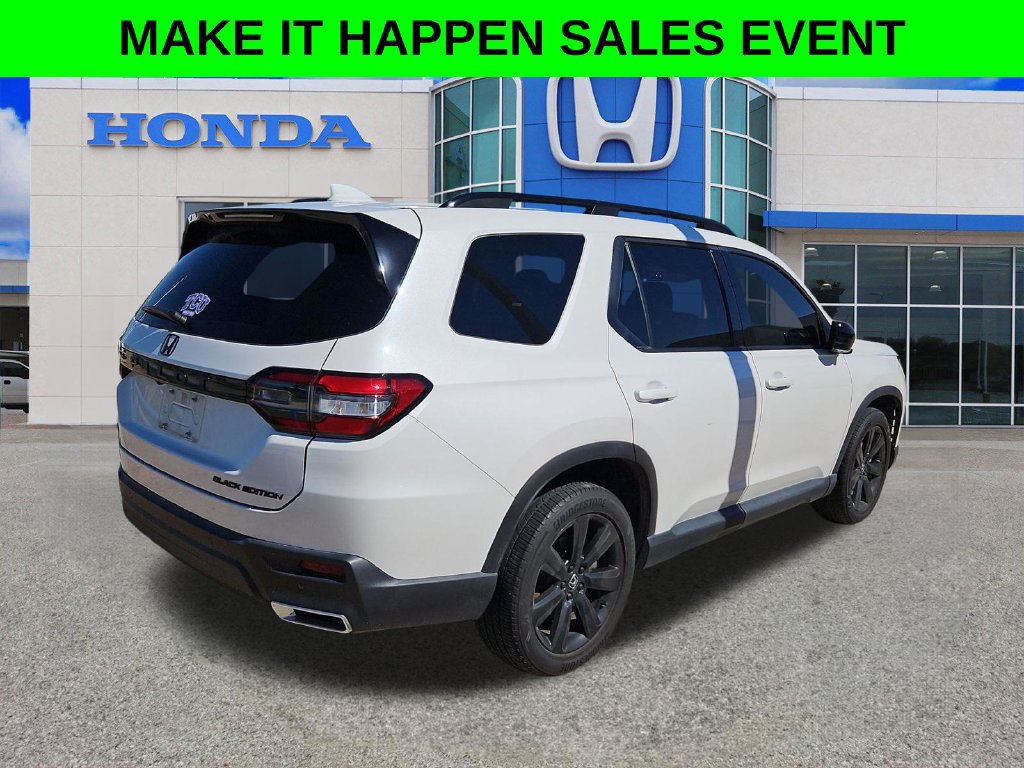 Used 2025 Honda Pilot Black Edition image 16