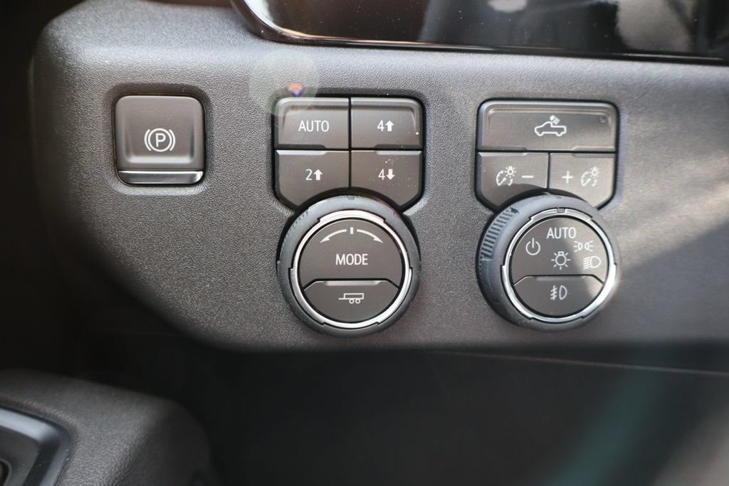 New 2026 Chevrolet Silverado 1500 RST w/ Redline Edition AWD/4WD image 13
