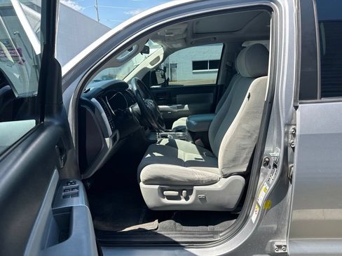 Used 2019 Toyota Sequoia SR5 AWD/4WD image 14