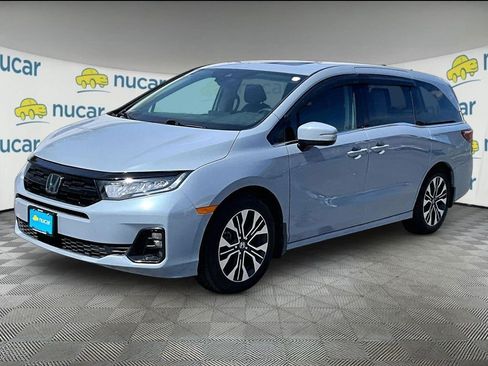 Used 2025 Honda Odyssey Elite image 3