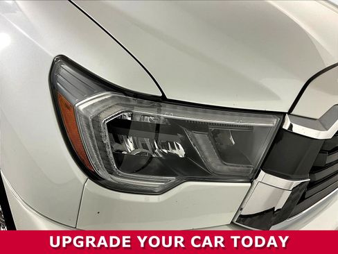 Used 2022 Toyota Sequoia SR5 AWD/4WD image 33