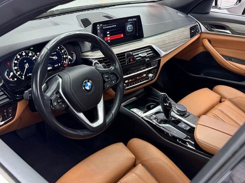 Used 2018 BMW 540i w/ Premium Package image 15