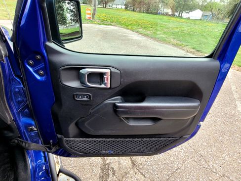 Used 2018 Jeep Wrangler Unlimited Rubicon image 15