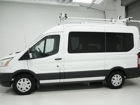 Used 2018 Ford Transit 150 XLT image 5