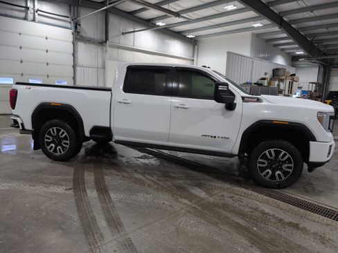 Used 2022 GMC Sierra 2500 AT4 w/ AT4 Premium Plus Package image 2