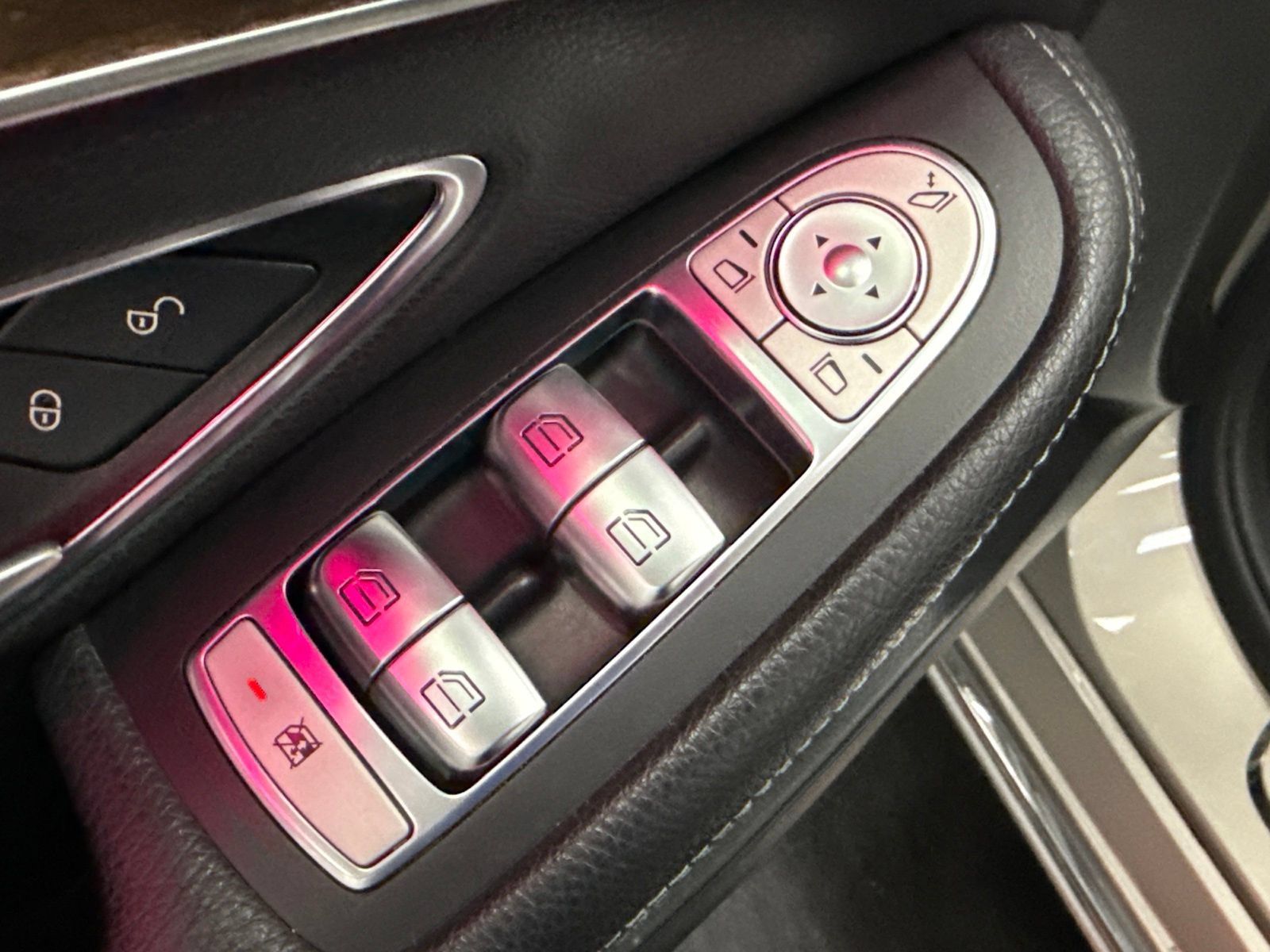 Used 2019 Mercedes-Benz C 300 Sedan image 17