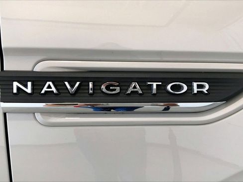 Used 2023 Lincoln Navigator L Reserve AWD/4WD image 30