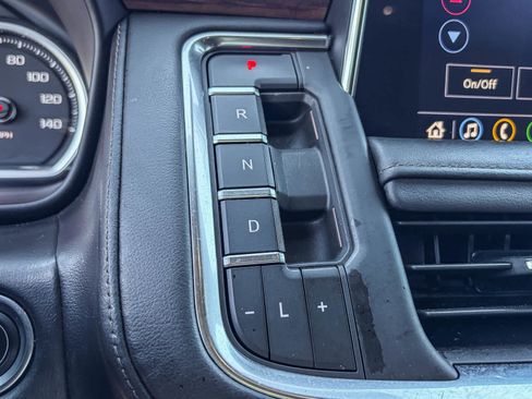 Used 2021 Chevrolet Tahoe High Country w/ Premium Package image 19