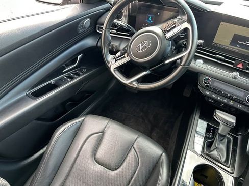 Used 2021 Hyundai Elantra Limited image 18