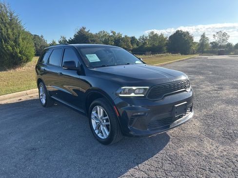 Used 2023 Dodge Durango GT image 3
