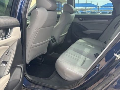 Used 2018 Honda Accord Touring image 5