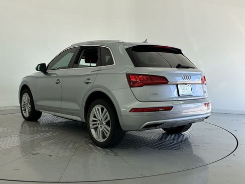 Used 2018 Audi Q5 2.0T Premium Plus w/ Premium Plus Package AWD/4WD image 3