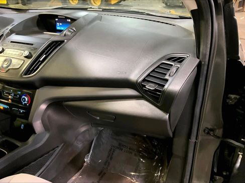 Used 2017 Ford Escape S image 18