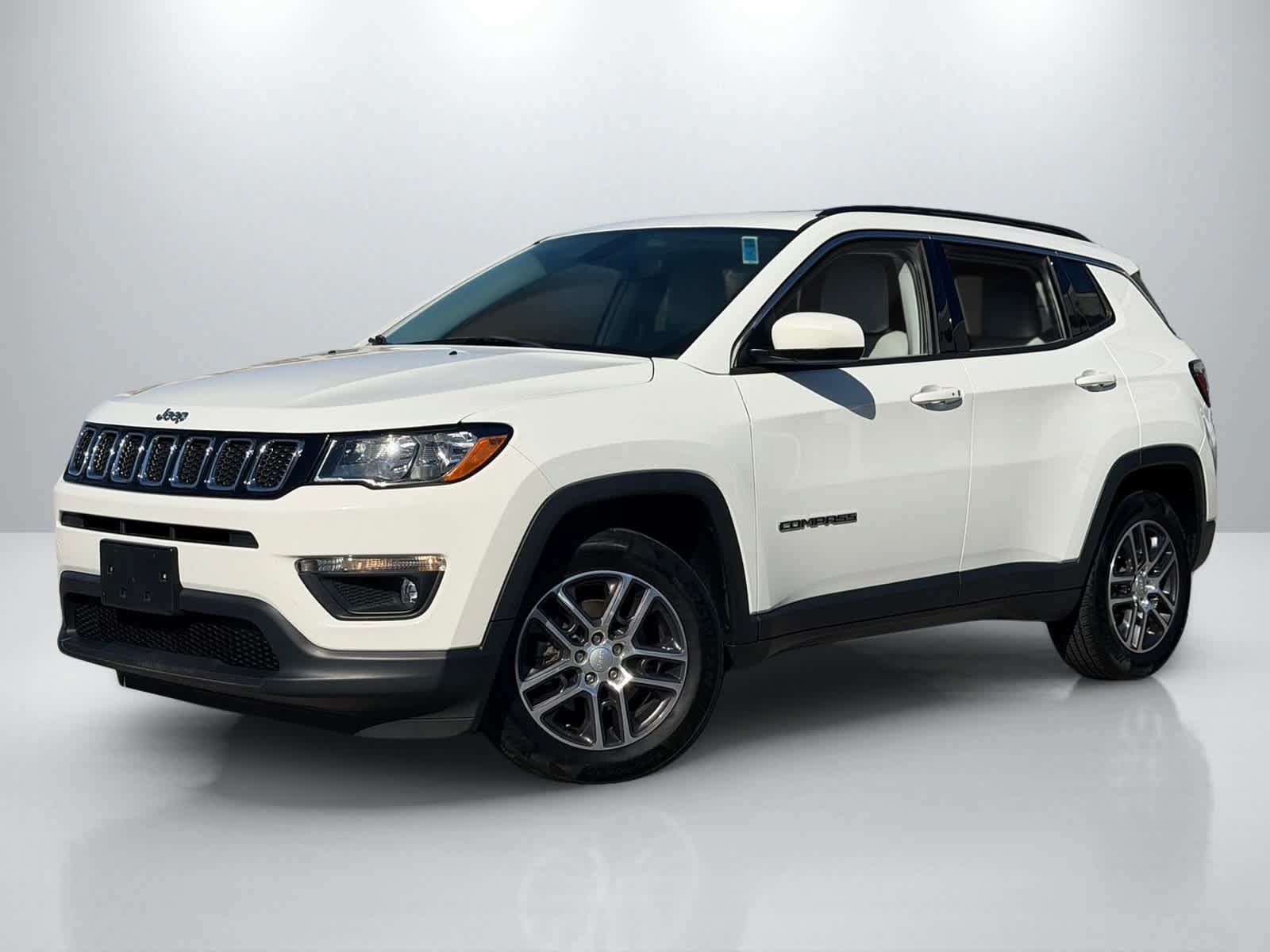 Used 2018 Jeep Compass Latitude w/ Popular Equipment Group FWD image 1