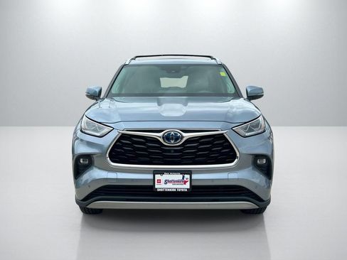 Used 2022 Toyota Highlander Platinum AWD/4WD image 2