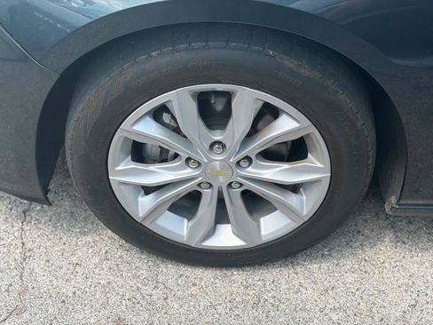Used 2021 Chevrolet Malibu LT FWD image 7